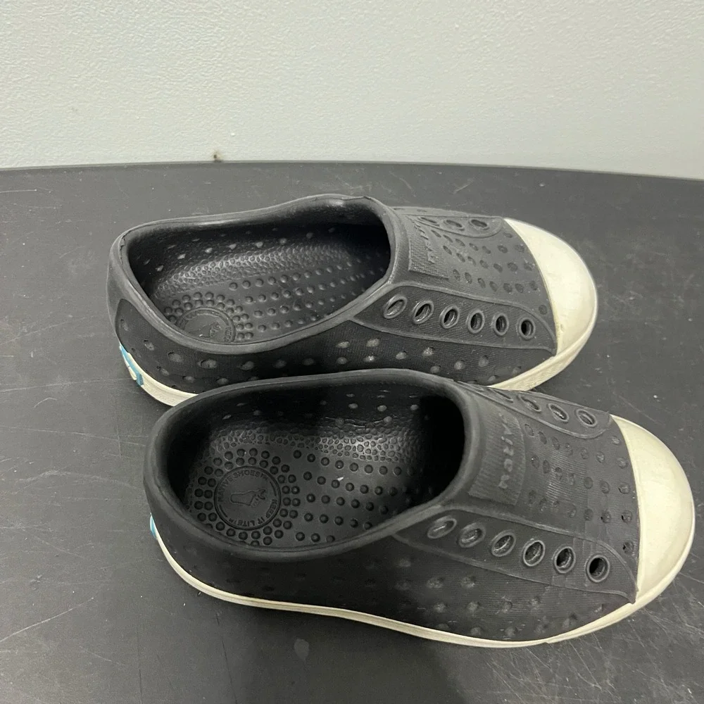 Native Shoes Kids Jefferson Water Shoe Black White Slip On Round‎ Toe C6